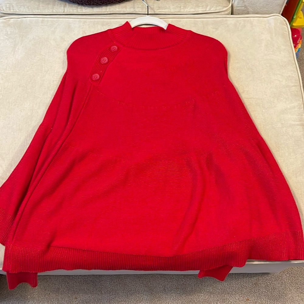 NWT Women’s red poncho sweater size SMALL